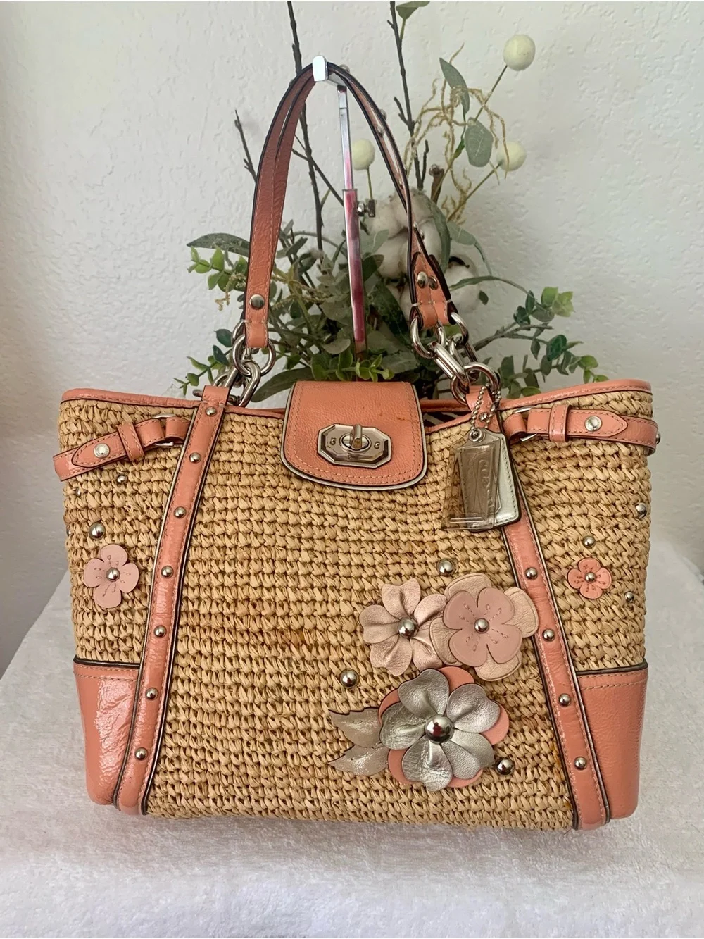 Coach Hamptons Woven Straw Coral Appliqué/Floral Embellished Shoulder/Tote Bag